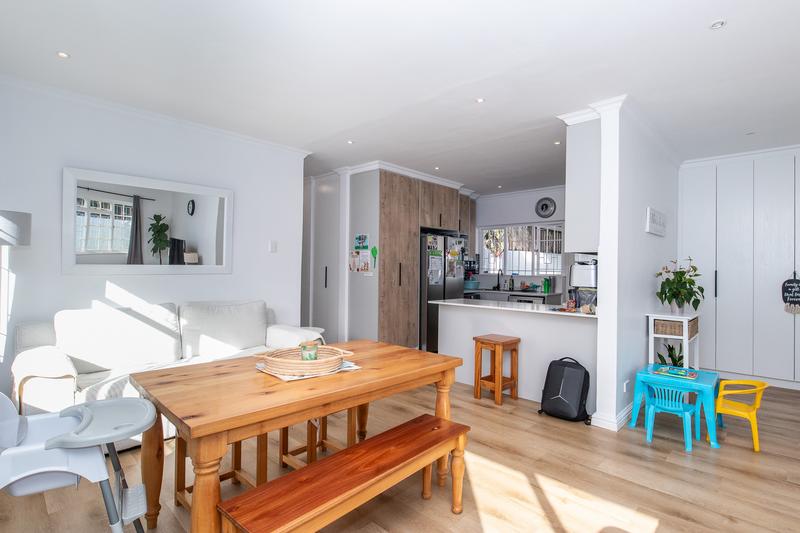 To Let 4 Bedroom Property for Rent in Constantia Western Cape